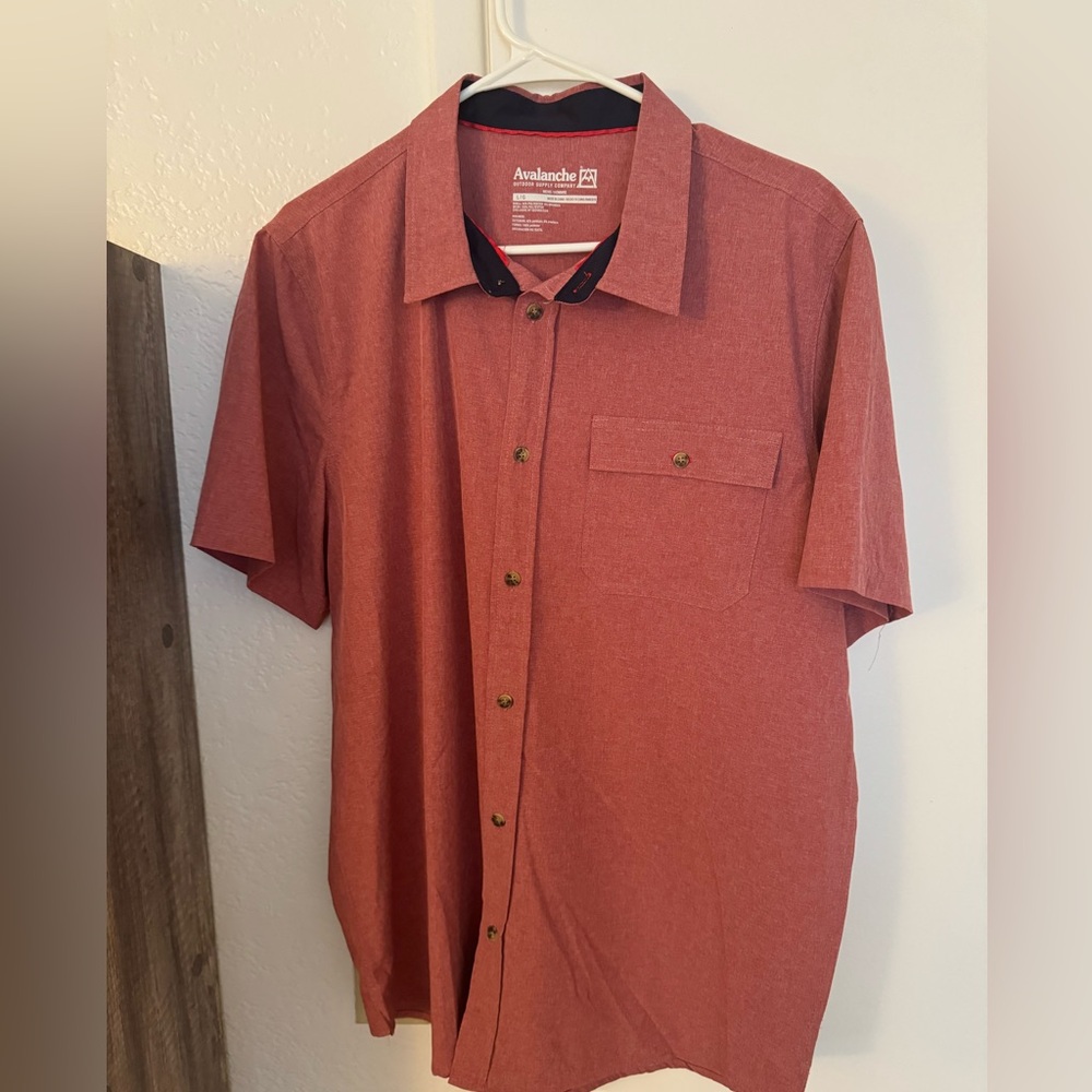 Avalanche Outdoor Supply Company Shirt - Large